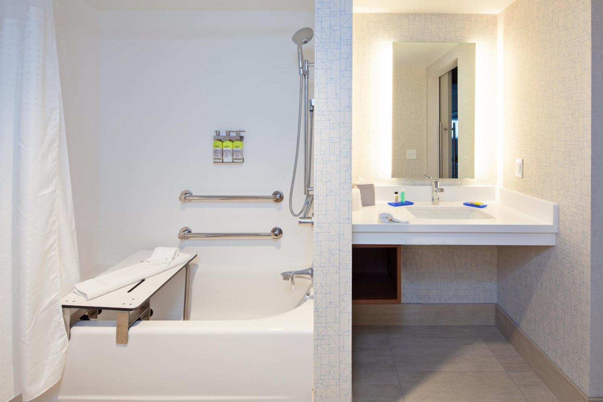 Holiday Inn Express Hotel & Suites Ventura Harbor By Ihg Eksteriør billede