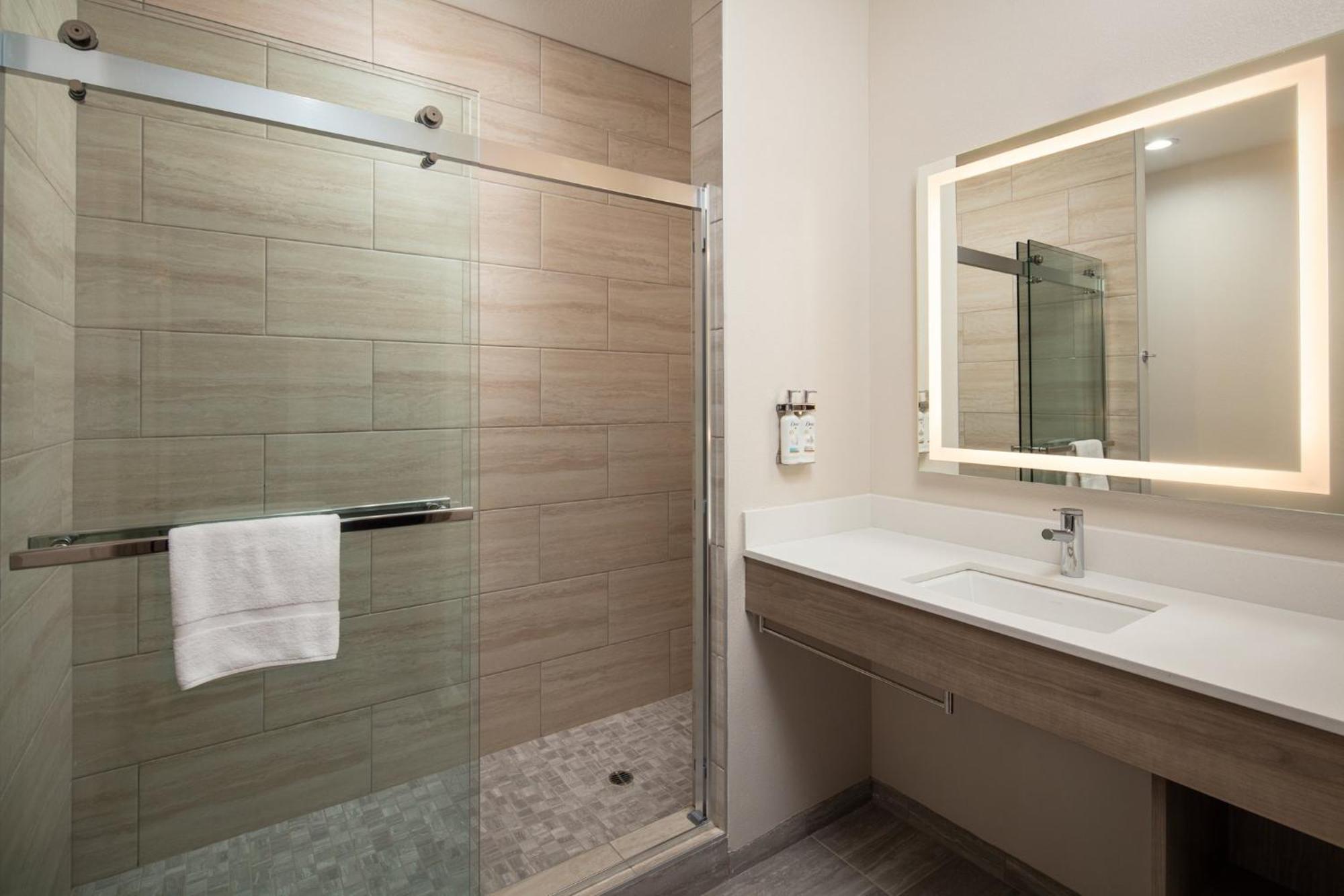 Holiday Inn Express Hotel & Suites Ventura Harbor By Ihg Eksteriør billede