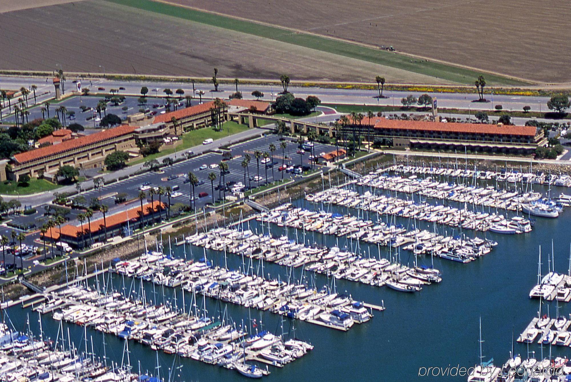 Holiday Inn Express Hotel & Suites Ventura Harbor By Ihg Eksteriør billede