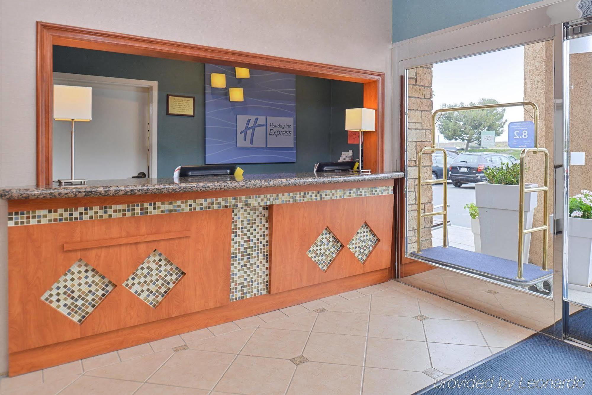 Holiday Inn Express Hotel & Suites Ventura Harbor By Ihg Eksteriør billede