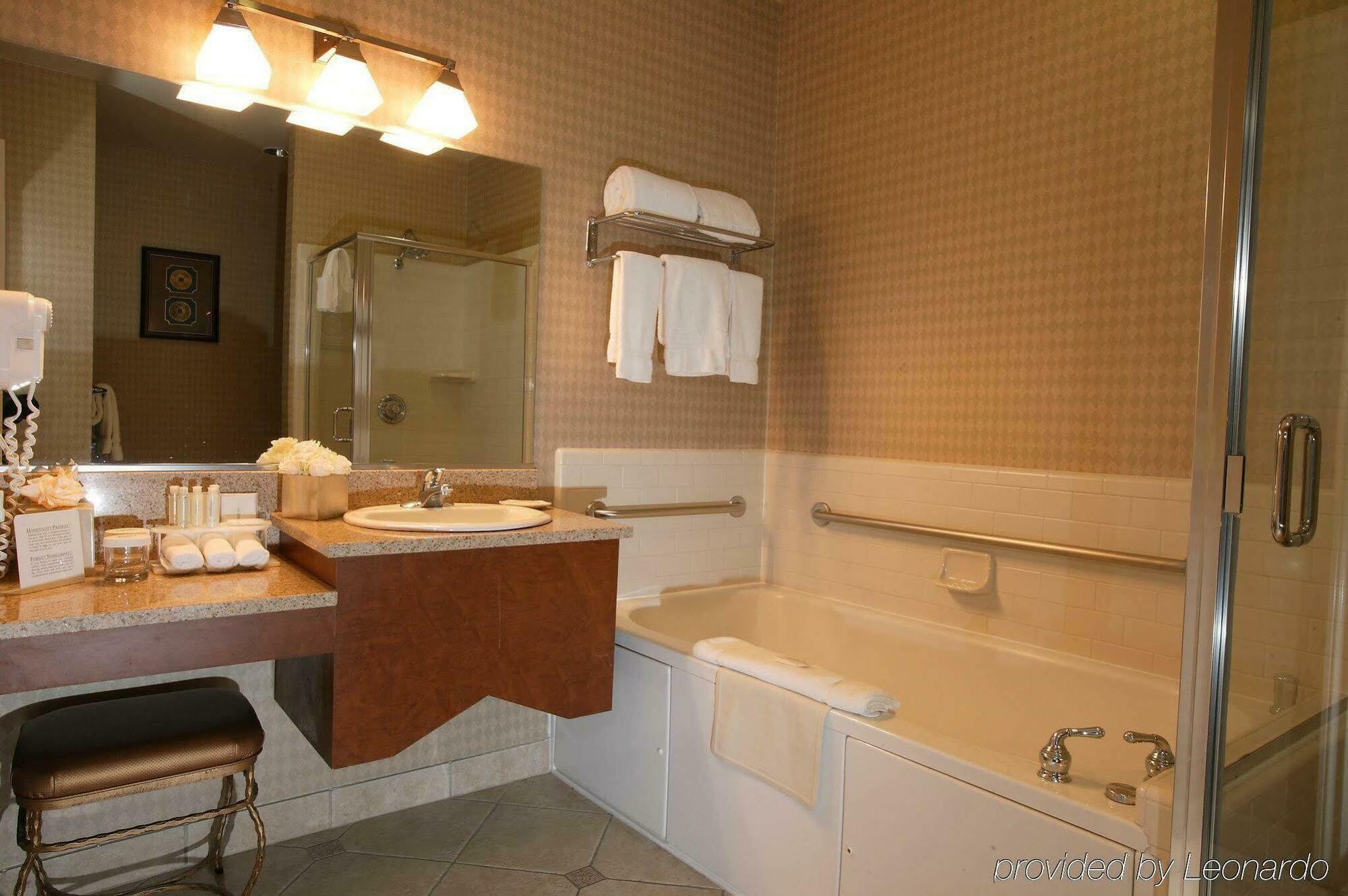 Holiday Inn Express Hotel & Suites Ventura Harbor By Ihg Eksteriør billede